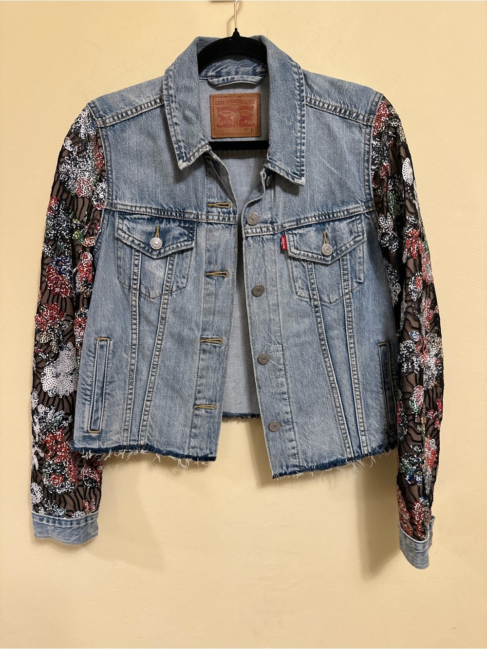 Levi’s Denim Jacket With Sequin Floral Sleeves Large RARE